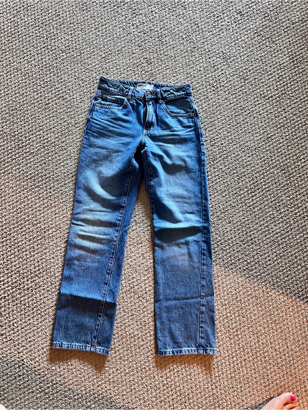 Garage Classic Blue Women's Relaxed Straight-Leg Jeans Size 00 or 23